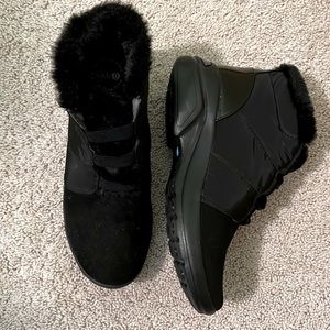 Bzees black Golden puff booties EUC size 8